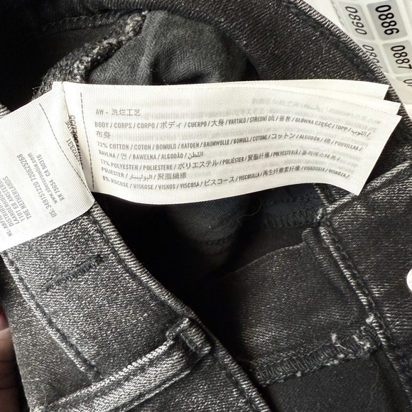 Hollister‎ Women's Size 26 Waist High-Rise Black Wash Distressed Denim Shorts - Picture 5 of 10